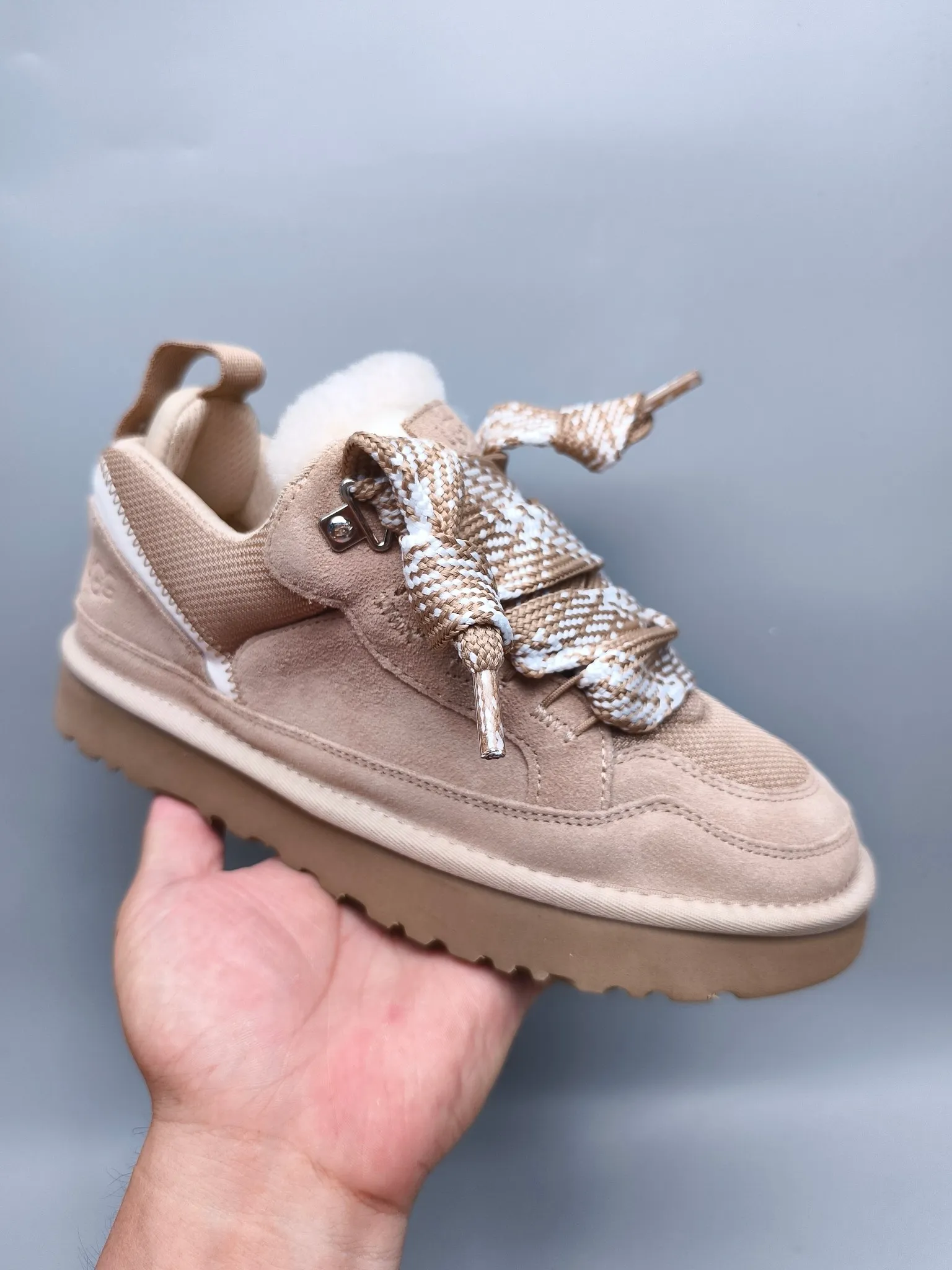 💰Women's shoes 280 Men's shoes 300 UGG sheepskin all-in-one snow boots 4032 Couple's mesh sports and leisure style Color: Sand Black Maroon Gray Walnut Antelope Brown White Brown Size: 35-45?